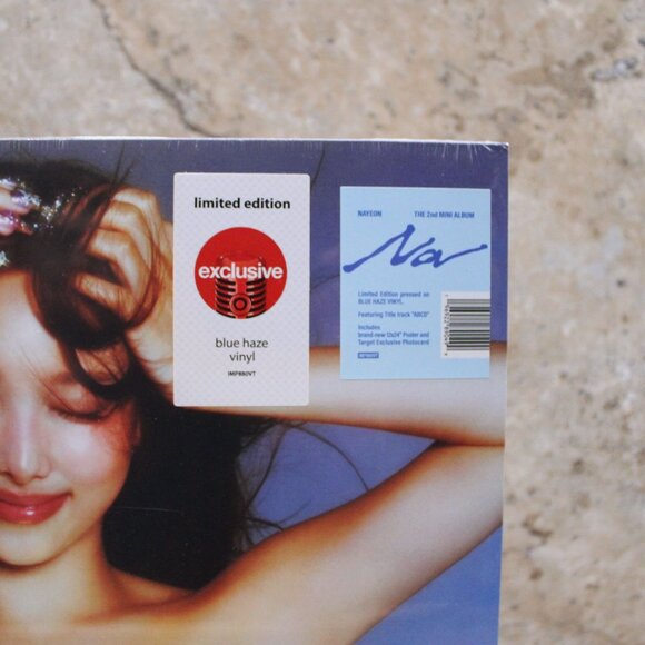 Nayeon NA THE 2nd MINI ALBUM Blue Haze Vinyl Limited Edition Target Exclusive - Picture 2 of 7